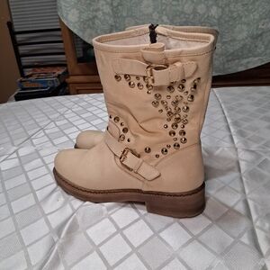 Cream and Brown Combat Moto Boots with Rugged Design